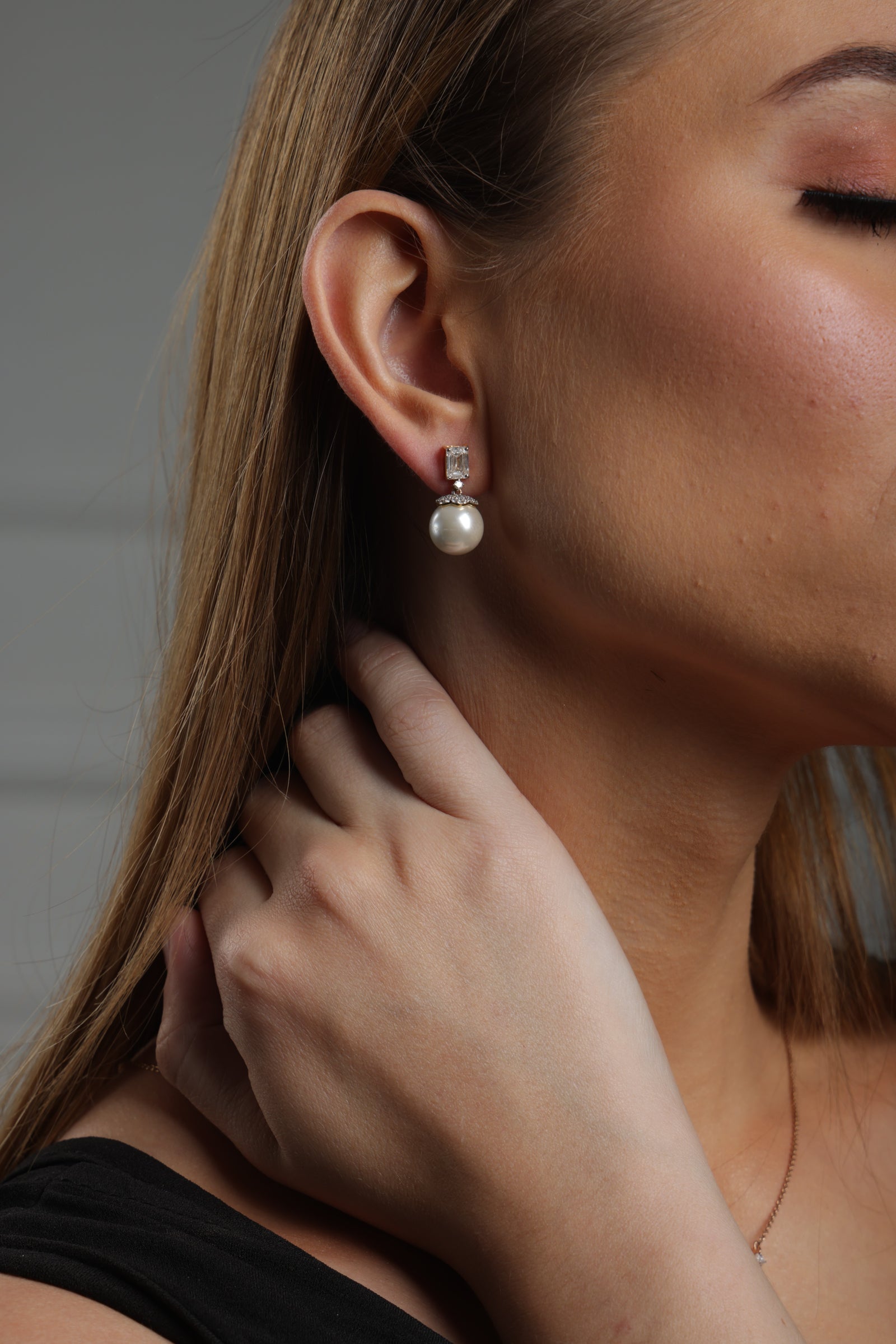 Jewellery Profile Mockup